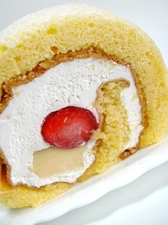 いちごプリンロール